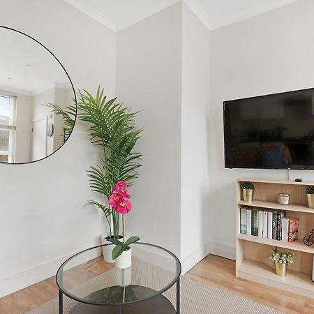Family Friendly - Stylish Kentish Town Apartment London Exterior photo